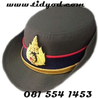หมวกหม้อตาลนายร้อยทบหญิงสีเขียวพร้อมหน้าดิ้นทองตราทบ ราคา 1200 บาท