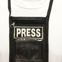 ซองใส่บัตรสื่อมวลชน ขนาด 4.5 นิ้ว X 5.5 นิ้ว ราคา 250 บาท