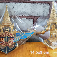 ตราติดหน้ารถกระทรวงกลาโหม สีทอง ราคา 500 บาท
