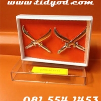 ดาบตำรวจชุบทองคำขาว ราคา 500 บาท