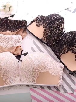 ชุดชั้นในลูกไม้สวยหรู ไร้โครง เสริมฟองน้ำในตัวรูปมือดันอกสวย ยกอกกระชับและชิด มี 2 สี ขาว ดำ 32 34 36 ราคาส่ง 3 ชิ้นคละกับแบบอื่นได้ ชุดละ 290 บาท