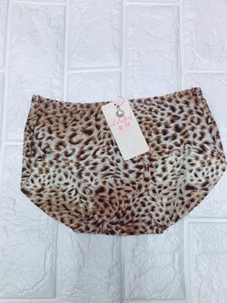 กางเกงในแฟชั่น เนื้อผ้าดี สวมใส่สบาย ไม่อับชื้น แห้งเร็ว ฟรีไซส์ ตัวละ 59 บาท 2 ตัว 100 บาท