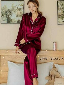 ชุดนอนผ้าซาตินแขนยาว กางเกงขายาว เนื้อผ้าดีทิ้งตัวสวย หลับสบายตลอดคืน ราคาโปรโมชั่น ชุดละ 390 บาท