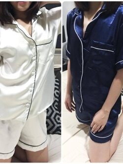 ชุดนอนผ้าซาตินแขนสั้น กางเกงขาสั้น เนื้อผ้าดีทิ้งตัวสวย หลับสบายตลอดคืน ราคาโปรโมชั่น ชุดละ 250 บาท