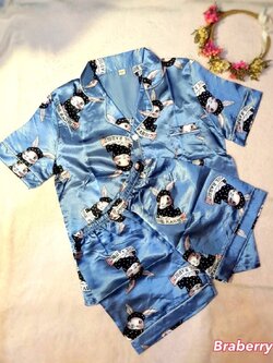 ชุดนอนผ้าซาตินแขนสั้น กางเกงขาสั้น เนื้อผ้าดีทิ้งตัวสวย หลับสบายตลอดคืน ราคาโปรโมชั่น ชุดละ 250 บาท