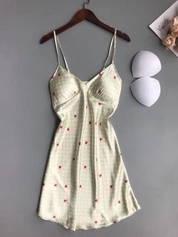 ชุดนอนเดรส สายเดี่ยวผ้าซาติน ใส่สบาย ไม่คัน ไม่อับชื้น มีฟองน้ำถอดออกได้ ฟรีไซส์ มีหลายลาย ราคาส่ง 3 ชิ้น คละแบบได้ ชุดละ 250 บาท