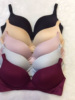 บราไร้โครง ไร้ขอบ รุ่นบิวตี้ซอฟ ฟองน้ำนุ่มด้านใน เบาสบาย โอบกระชับทรงสวยแนบอก ปรับสายได้ size 32,34,36,38 ราคาส่ง 3 ชิ้นคละแบบได้ ราคาตัวละ 390 บาท