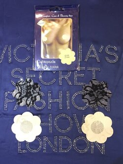 สติ๊กกเกอร์แปะจุกนม แบบเซ็กซี่ ลูกไม้ดำและลูกไม้เนื้อ 1 แพค มี 5 คู่ ราคาแพคละ 180 บาท