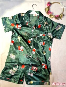 ชุดนอนผ้าซาตินแขนสั้น กางเกงขาสั้น เนื้อผ้าดีทิ้งตัวสวย หลับสบายตลอดคืน ราคาโปรโมชั่น ชุดละ 250 บาท