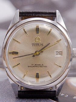 นาฬิกาเก่า TITUS ไขลาน