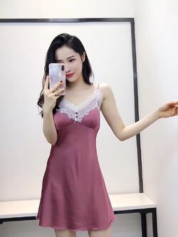 ชุดนอนเดรส สายเดี่ยวผ้าซาติน ใส่สบาย ระบายลูกไม้ขาว เนื้อนิ่ม ไม่คัน มีฟองน้ำถอดออกได้ ฟรีไซส์ มี 5 สี ราคาส่ง 3 ชิ้น คละแบบได้ ชุดละ 250 บาท