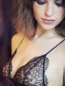 ชุดชั้นในลูกไม้ซีทรู เนื้อผ้านิ่ม บางเบาใส่สบาย ไม่มีโครง มี 4 สี ดำ ครีม แดง ฟ้า size 32 34 36 ราคาส่ง 3 ชิ้นคละแบบได้ ราคาชุดละ 350 บาท