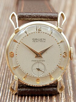 นาฬิกาเก่า GRUEN ไขลานสองเข็มครึ่ง (ตัวเรือนทอง 14K)