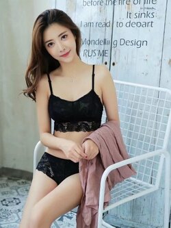 ชุดชั้นในลูกไม้เซ็กซี่ ไร้โครง เนื้อนิ่มใส่สบายไม่คัน 32 34 36 มี 3 สี ขาว ดำ แดง ราคาส่ง 3 ชิ้นคละกับแบบอื่นได้ ชุดละ 200 บาท