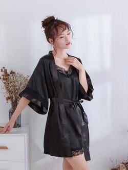 ชุดนอนเดรสสายลูกไม้ พร้อมเสื้อคลุมเข้าชุด ผ้าเนื้อนิ่ม ใส่สบาย ฟรีไซส์ ราคาส่ง 3 ชิ้น คละแบบได้ทั้งร้าน ชุดละ 490 บาท