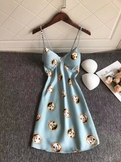 ชุดนอนเดรส สายเดี่ยวผ้าซาติน ใส่สบาย ไม่คัน ไม่อับชื้น มีฟองน้ำถอดออกได้ ฟรีไซส์ มีหลายลาย ราคาส่ง 3 ชิ้น คละแบบได้ ชุดละ 250 บาท