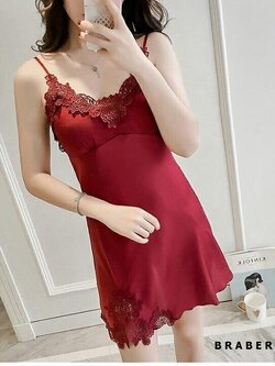 ชุดนอนสายเดี่ยวผ้าซิลค์ซาติน คอวีแต่งลูกไม้เนื้อนิ่มใส่สบายไม่คัน มีฟองน้ำถอดออกได้ มี 4 สี ดำ เทา แดง เนื้อ ราคาส่ง 3 ชิ้น คละแบบได้ชุดละ 350 บาท