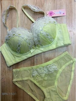 ชุดชั้นในญี่ปุ่น เสริมฟองน้ำ ใส่แล้วดูอึ๋มขึ้น สีเขียวอ่อน size 32 34 ราคาส่ง 3 ชิ้น คละแบบได้ ชุดละ 290