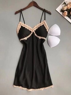 ชุดนอนเดรส สายเดี่ยวผ้าซิลค์ซาติน ใส่สบาย ไม่คัน ไม่อับชื้น มีฟองน้ำถอดออกได้ ฟรีไซส์ มี 5 สี ราคาส่ง 3 ชิ้น คละแบบได้ ชุดละ 250 บาท