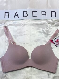 บราไร้โครง เสริมฟองน้ำนุ่มช่วยดันอกชิด เก็บทรงด้านข้างมี 4 สี กะปิ ชมพูอ่อน เทาอ่อน เทาเข้ม size 32,34,36,38 ราคาส่ง 3 ชิ้นคละแบบได้ ราคาตัวละ 390 บาท