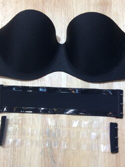 บราสายใส เพิ่มแถบซิลิโคนกันเลื่อนหลุด เปลี่ยนสายด้านหลังได้ ทั้งสายใส สายทึบ มี 2 สี ดำ เนื้อ size 32,34,36,38 ราคาส่ง 3 ชิ้นคละแบบได้ ตัวละ 250 บาท