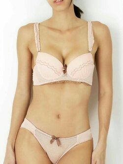 ชุดชั้นในงานเกาหลี เสริมฟองน้ำในตัว มี 2 สี โอรส ดำ มีไซส์ 32/70, 34/75 ราคาส่ง 3 ชิ้น (คละแบบได้) ราคาชุดละ 180 บาท