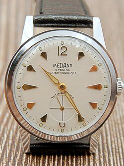 นาฬิกาเก่า MEDANA ไขลานสองเข็มครึ่ง