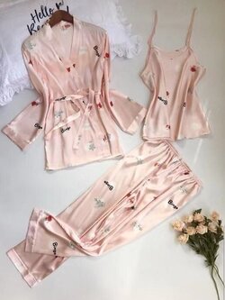 ชุดนอนสายเดี่ยว เสื้อคลุม พร้อมกกขายาว ผ้าซิลค์ซาติน เนื้อนิ่ม ใส่สบาย ใส่แล้วไม่ร้อน ฟรีไซส์ มี 7 ลาย ราคาส่ง 3 ชิ้น คละแบบได้ทั้งร้าน ชุดละ 550 บาท