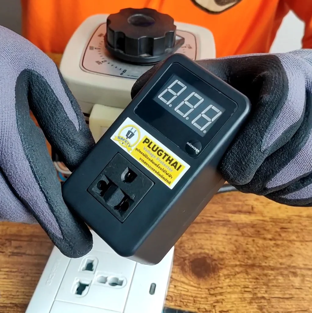 PLUGTHAI PTH Voltage Protector- อุปกรณ์ป้องกันไฟกระชาก และสภาวะแรงดันผิดปกติ (ไฟตก-ไฟเกิน) PLUGTHAI PTH Voltage Protector- อุปกรณ์ป้องกันไฟกระชาก และสภาวะแรงดันผิดปกติ (ไฟตก-ไฟเกิน)