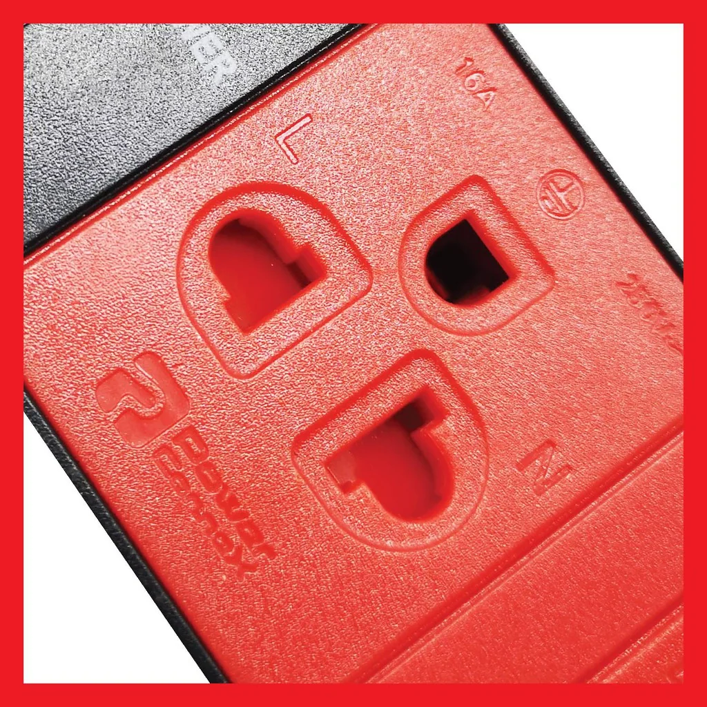 ปลั๊กไฟ PowerConneX PXC5PHTNS-TS04 มาตรฐานอังกฤษผ่าน มอก.ไทย 4 ช่อง (หัวงอ)